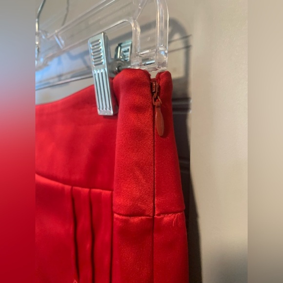 Apostrophe Stretch Cyprus Group Rocket Red Size Silky Skirt 2 NWOT - Picture 3 of 11